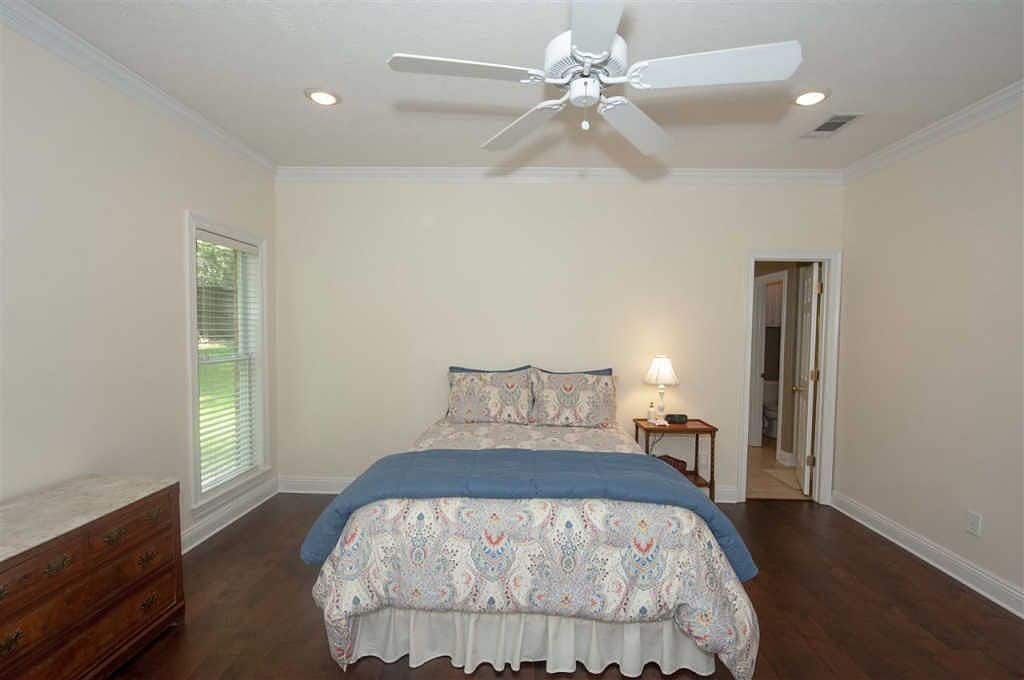 Building Photo - 110 Evergreen Ct
