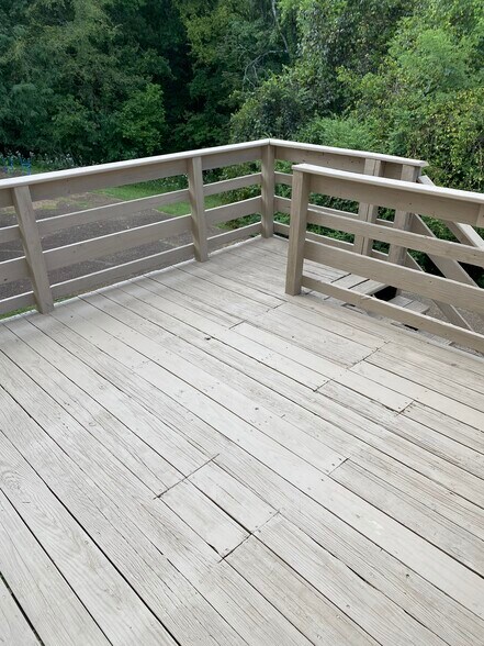 Building Photo - 738 Flint Ridge Dr