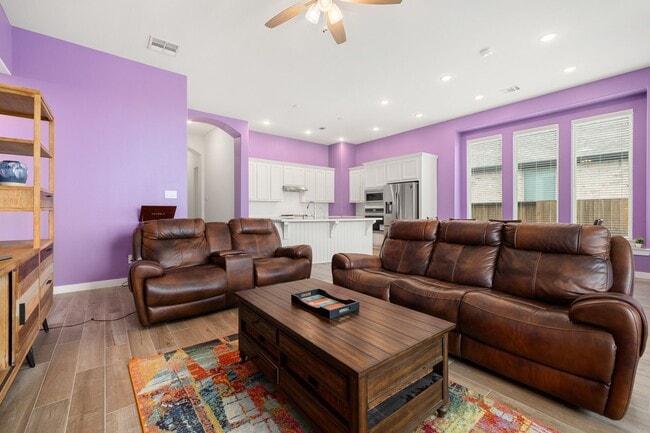 Building Photo - 6722 Waxbill Rd