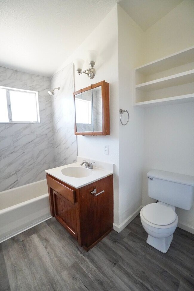 Building Photo - Wonderful 3 Bedroom, 2 Bath home in Sacram...