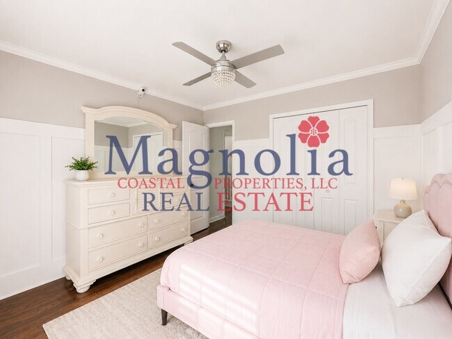 Building Photo - 3 bedrooms, 2 bathrooms in Richmond Hill's Oxford Subdivision