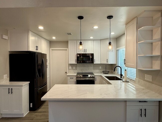 Building Photo - Remodeled Ranch Style Home in the Rancho P...