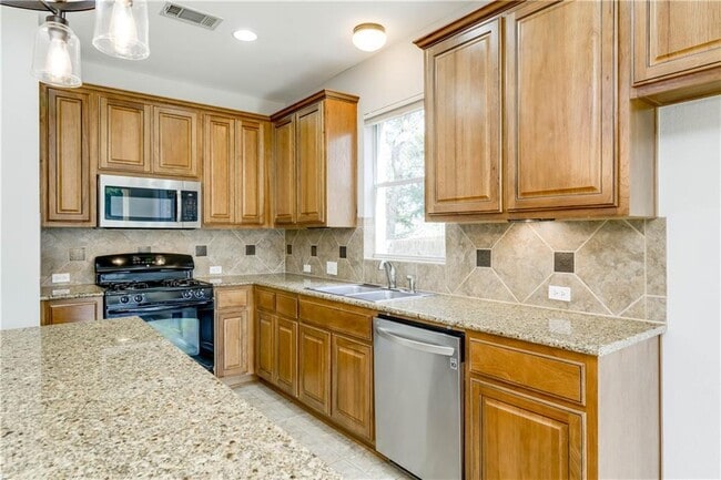 Building Photo - 321 Shea Dr