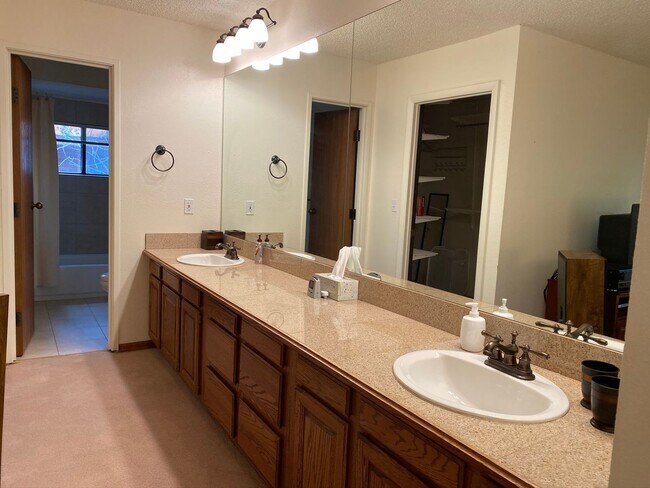Building Photo - Frisco 4 Bedroom!  Garage, Clubhouse, Near...
