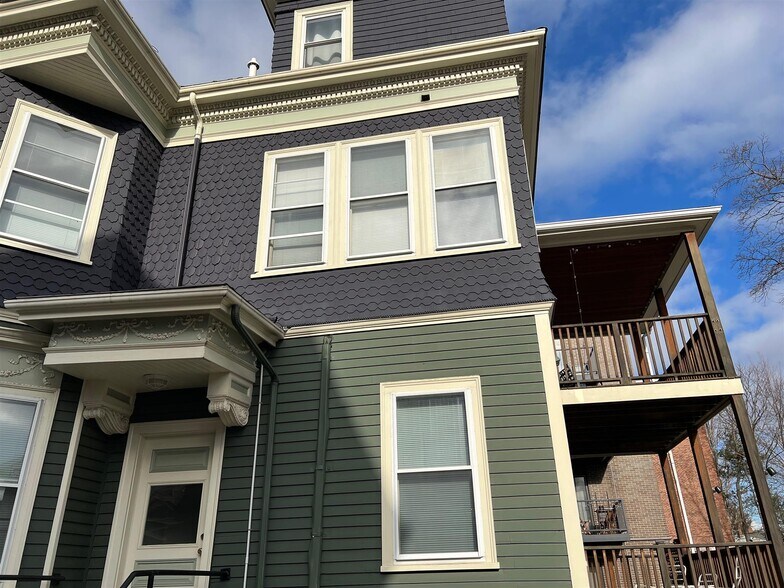 Building Photo - 20 Highland Ave