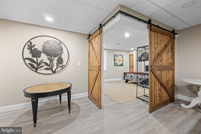 Building Photo - 407 Berlo Ln