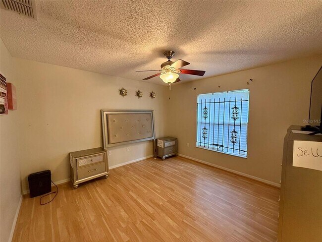 Building Photo - 232 Strawflower Ct