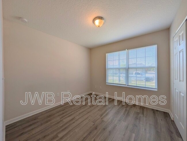 Building Photo - 3011 College St