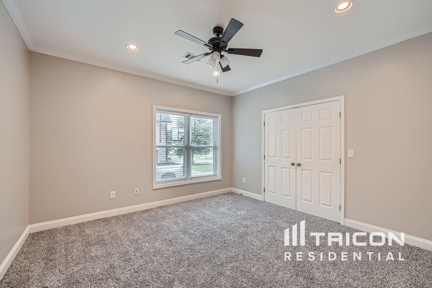 Building Photo - 6315 Tamarack Tr