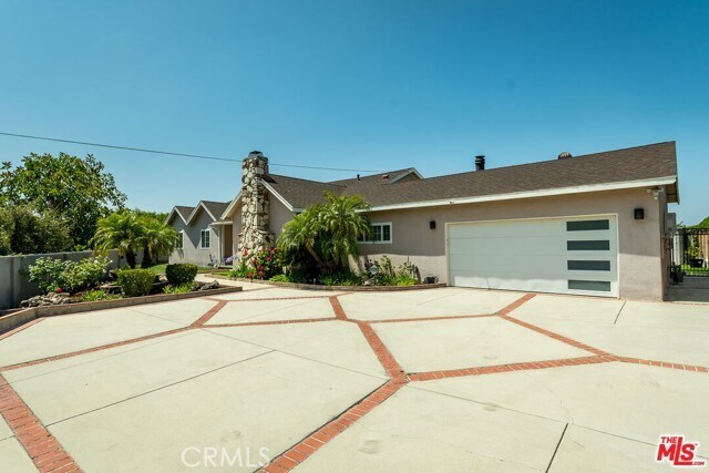 Building Photo - 8471 Vine Valley Dr