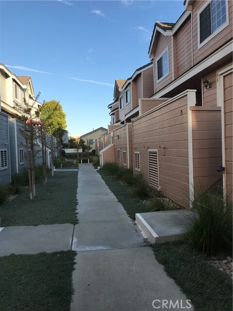 Building Photo - 2800 Plaza Del Amo Plz
