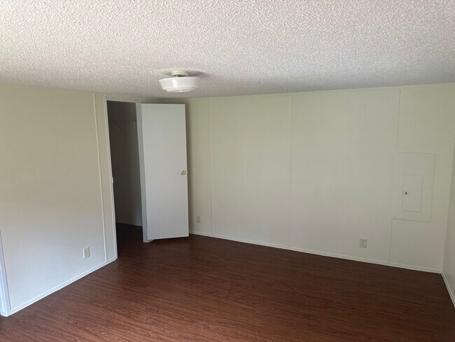 Building Photo - 153 Baywood Trail
