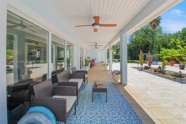 Building Photo - 6900 SW 104th St