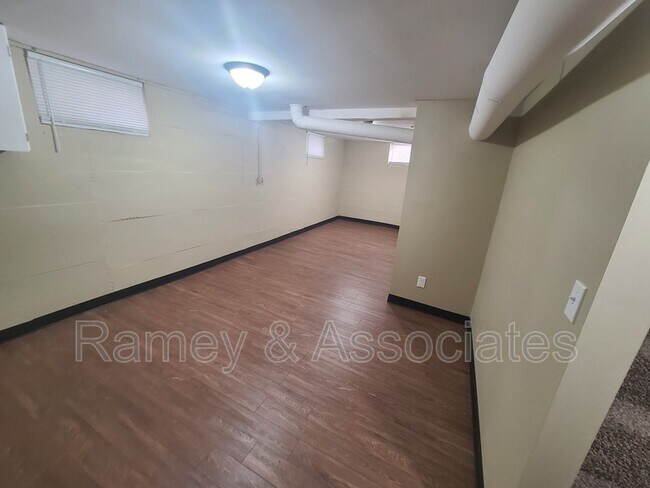 Building Photo - 1627 Catalpa St