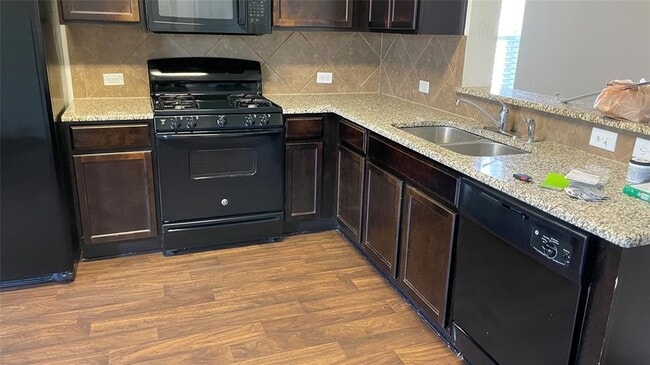 Building Photo - 307 Camellia Dr