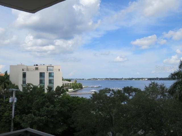 Building Photo - 1400 1st Ave W