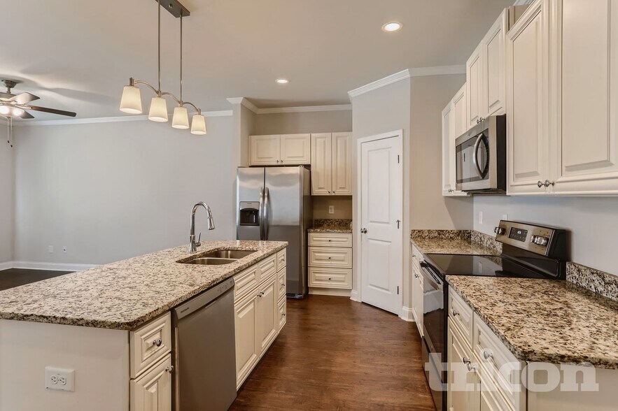 Building Photo - 4431 Fulson Dr