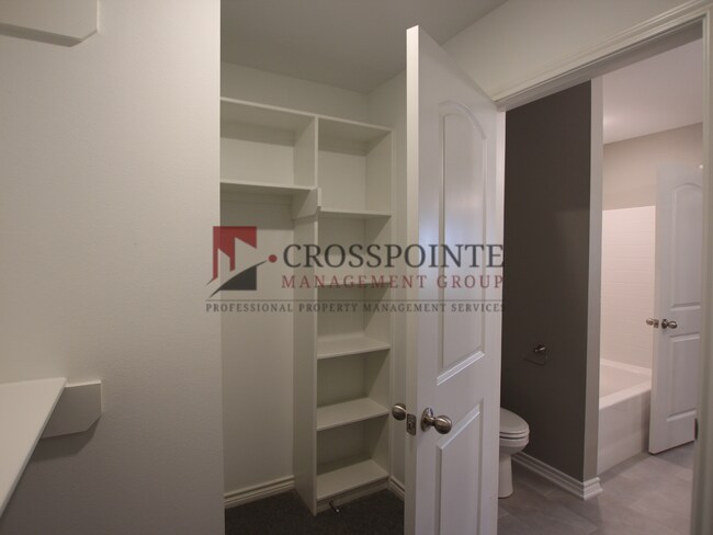 Building Photo - Beautiful 2 Bedroom 2 Bathroom Townhouse in South Tyler! Tour Today!