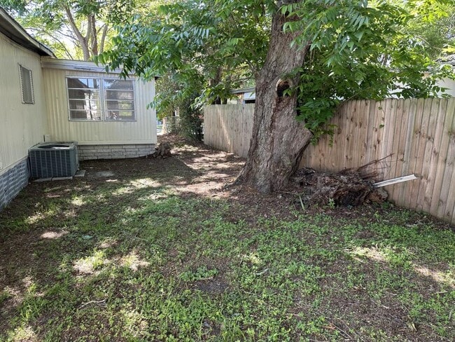 Building Photo - 5844 Sunshine Park Dr