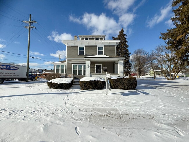 Building Photo - 36465 Main St