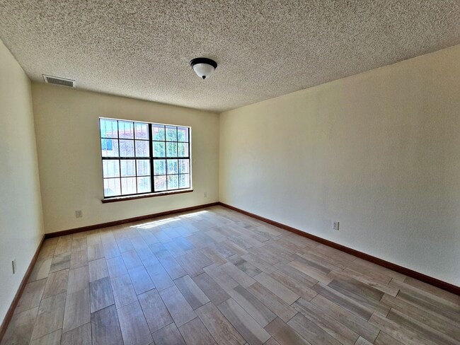 Building Photo - 3219 Mountain Ridge Dr