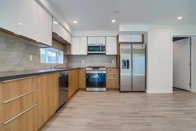 Building Photo - 4636 Lomita St