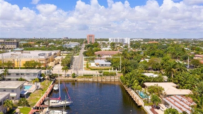 Building Photo - 201 NE 26th Ave