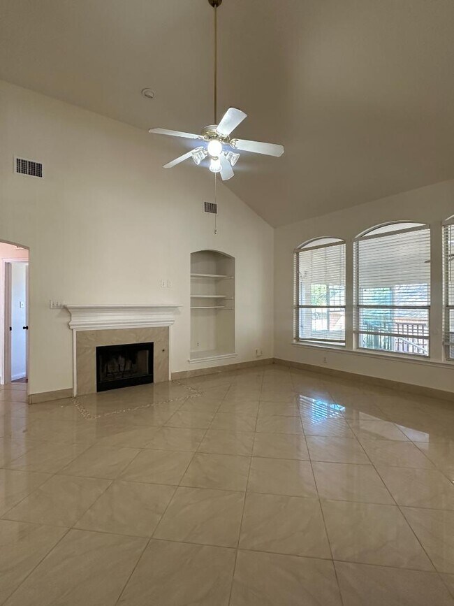 Building Photo - 12360 Hart Crest