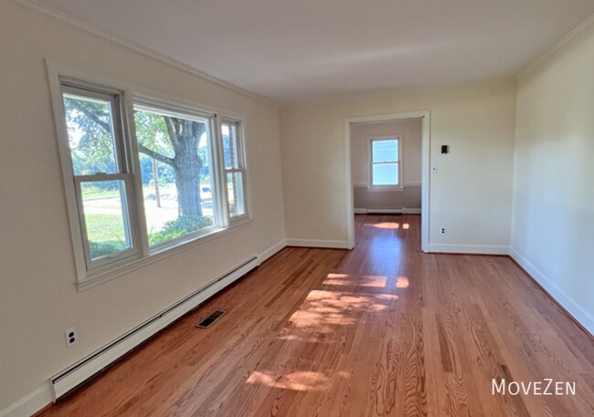 Building Photo - 654 Meadowlark Dr