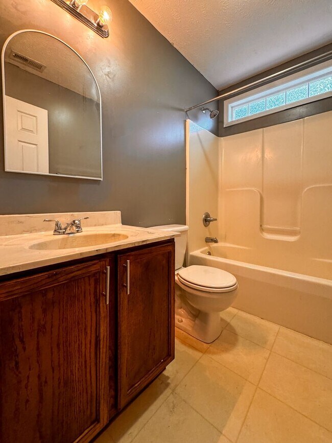 Building Photo - Charming 3 Bed 2 Bath Plus Bonus Room in Raeford