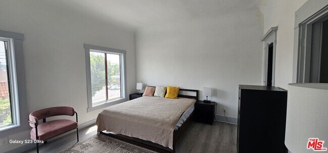 Building Photo - 1604 W Pico Blvd