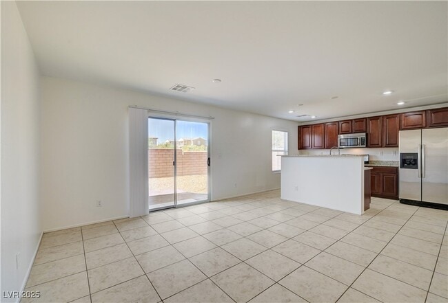 Building Photo - 9252 Valley Ranch Ave