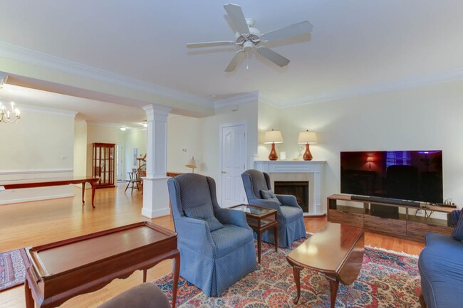 Building Photo - 4609 Town Creek Dr