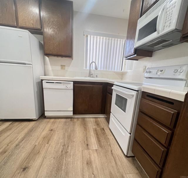 Building Photo - 3230 Caminito Eastbluff