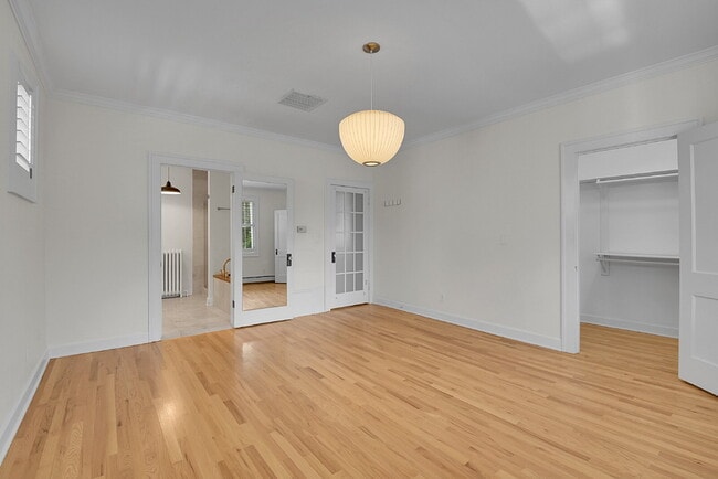 Building Photo - $4,595.95- 4 Bed, 3 Bath Home in Denver with Charming Updates!