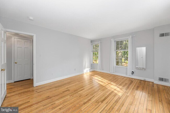 Building Photo - 2810 N Glade St NW