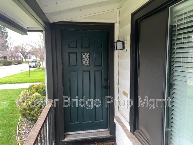 Building Photo - 5724 Callister Ave