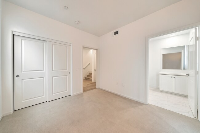 Building Photo - 142 Juniper Dr