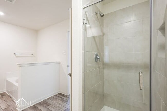 Building Photo - 2827 Praline Ferry