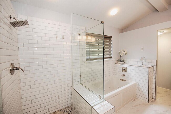 Building Photo - 2030 Cutter Dr