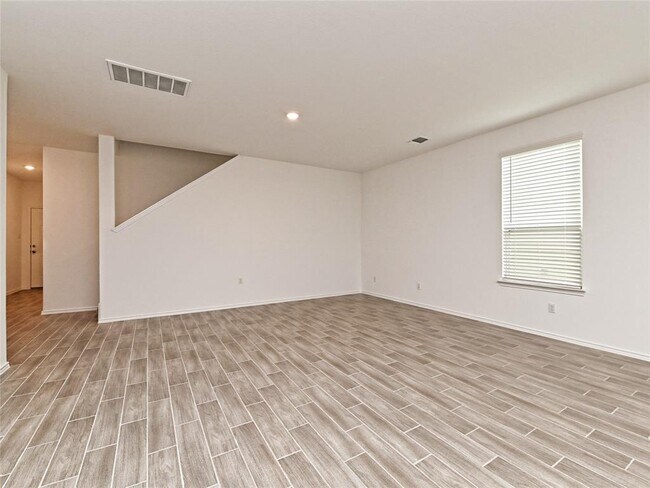 Building Photo - 1625 Holly Lk Dr