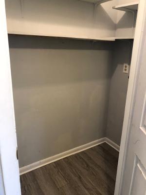 Building Photo - 13 Rolling Meadows