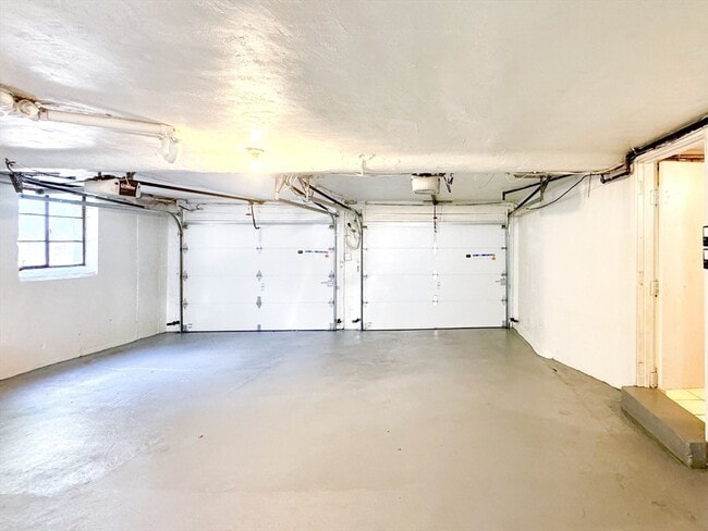 Building Photo - 92 Woodcliff Rd