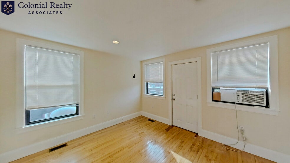 Building Photo - 1203 Beacon St