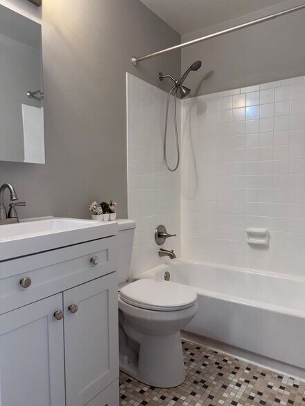 Building Photo - 2819 Banks Ct