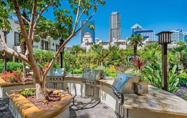 Building Photo - Bay View Condo at Park Place in Downtown San Diego