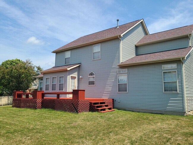 Building Photo - 5 Bedroom 2 and 1/2 bathrooms located in Cherry Hills Subdivision! Available Now!