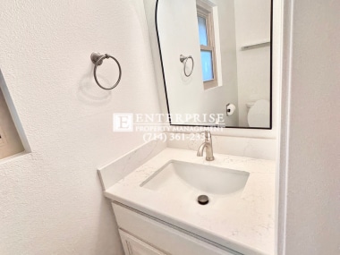 Building Photo - Luxury Living Made Easy: Your Tustin 2-Bedroom Condo Awaits with a Pool and Tennis Courts