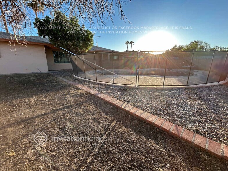 Building Photo - 4206 W Carol Ave