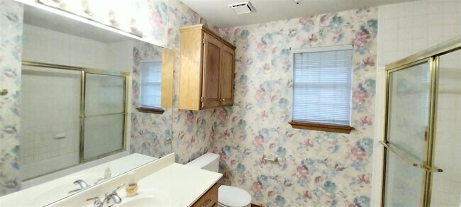 Building Photo - 441 Cactus Rd